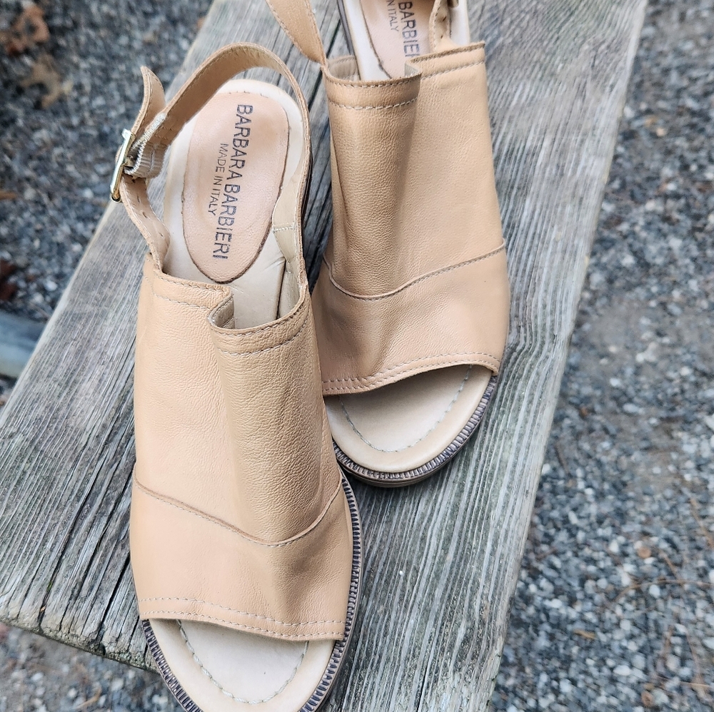 Barbara Barbieri Beige Leather Sandals Made In ITALY.